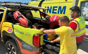 Elementos do Projeto «SeaWatch» auxiliam mulher junto à Meia Praia em Lagos