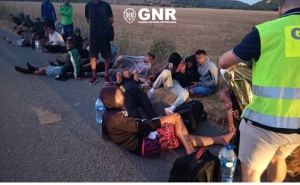 Migrantes que chegaram ao Algarve vão ser afastados de Portugal