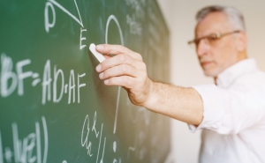 OE2026: Há 480 agrupamentos de escolas onde ainda faltam professores