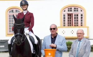 Leonor Coelho, a Louletana que fez entoar o Hino de Portugal em Alter do Chão pela dupla vitória e é considerada a melhor Portuguesa no Ranking Mundial de Dressage, em juniores 