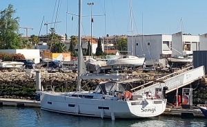 Autoridade Marítima Nacional auxilia três tripulantes de veleiro ao largo da Ponta da Piedade