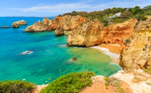 Alojamento turístico algarvio cresce na ocupação e no RevPar em julho