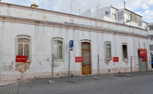 ARRANCA OBRA DE MAIS DE 1,3 MILHÕES DE EUROS PARA REFORÇAR RESPOSTAS HABITACIONAIS NA CIDADE DE LOULÉ