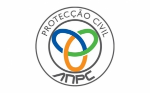 Retomada circulação na Via do Infante junto a Paderne após colisão entre pesados