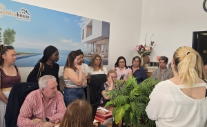 Formandos de Curso de Assistente Administrativo visitam a redação do Jornal «A Voz de Loulé»
