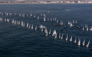 PRÓXIMA GERAÇÃO DE CAMPEÕES DE VELA ESTÁ EM VILAMOURA PARA DISCUTIR MUNDIAIS DA JUVENTUDE