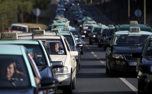 Novas regras para tarifários dos táxis entram hoje em vigor, mas taxímetros adaptam-se até janeiro