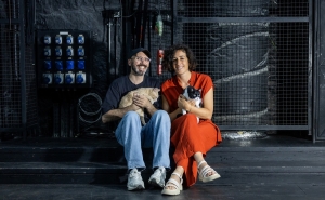 MAIO TRAZ O HUMOR DE JOANA MARQUES, A OUSADIA DE VICTOR HUGO PONTES, OS DIAS DO JAZZ E O TALENTO DE CARMINHO AO TEATRO DAS FIGURAS 