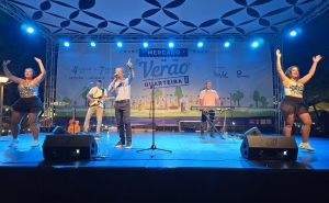 Ezequiel Tomás eletriza o Mercado de Verão de Quarteira em Noite Mágica