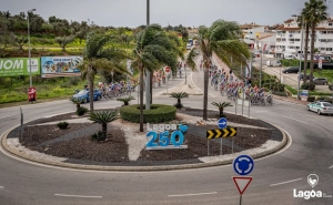 Volta ao Algarve em bicicleta promove Lagoa e contribui para a economia local 