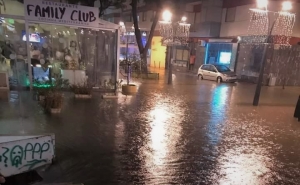 Chuva forte inunda várias ruas de Quarteira [c/vídeos]