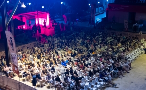 CONTINENTE RECEBE CENTENAS DE PESSOAS NO CINEMA NA PRAÇA EM QUARTEIRA