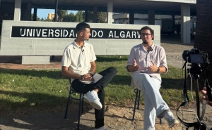 «Isto é Juventude»: o podcast que dá voz aos jovens algarvios estreia na ConecTV Algarve 