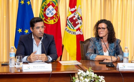 CÂMARA MUNICIPAL DE ALBUFEIRA ACOLHE PROFESSORES NO ARRANQUE DO ANO LETIVO