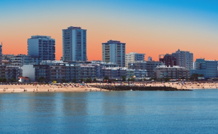 Cidade de Quarteira comemora 24 anos com inauguração de novo edifício