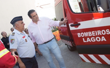 Câmara Municipal de Lagoa reforça meios de salvamento atribuindo ambulância e drone aos Bombeiros Voluntários