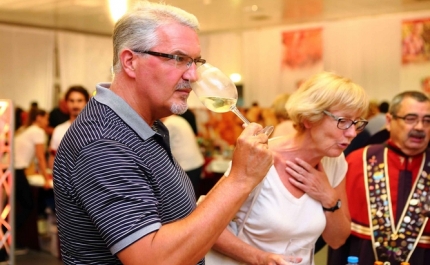 ALBUFEIRA RECEBE 9ª GRANDE MOSTRA DE VINHOS DE PORTUGAL NO ESPAÇO MULTIUSOS 