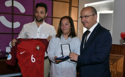 PEDRO CARY E ALEXANDRE COSTA DISTINGUIDOS COM MEDALHA DE MÉRITO MUNICIPAL DE LOULÉ