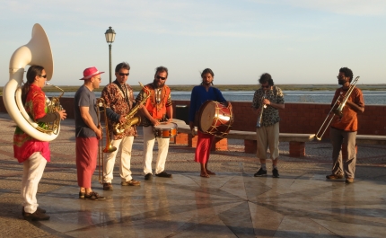 FUNKARMONICA ATUAM EM ARMAÇÃO DE PÊRA