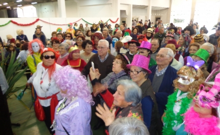 Tardes de Convívio | Festa de Carnaval reuniu cerca de três centenas de seniores na FISSUL, em Silves