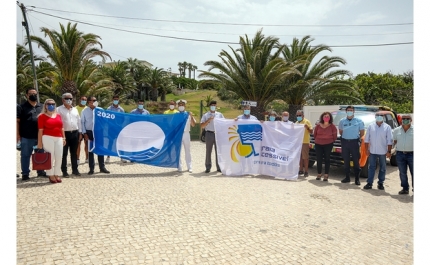Bandeira Azul hasteada em Lagos