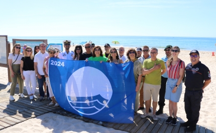 Tavira volta a hastear a Bandeira Azul nas praias do município