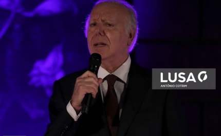 Último álbum de Carlos do Carmo «E Ainda...» editado em 16 de abril