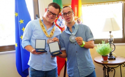 ATLETAS JOSÉ VIEIRA E FILIPE SANTOS  TRAZEM MEDALHAS E ORGULHO PARA ALBUFEIRA 