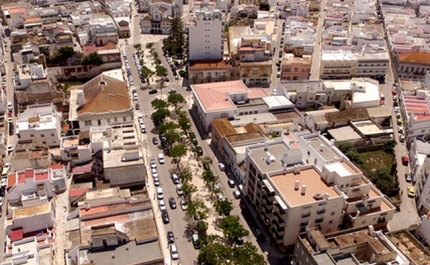 Trânsito condicionado na Avenida da República devido a obra particular