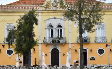 Passeios na História de Tavira: Platibandas na margem oriental de Tavira