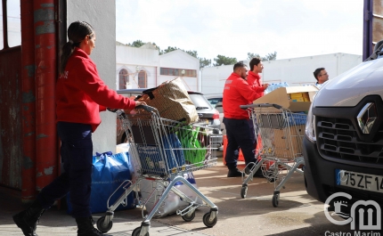 Mais de uma tonelada de bens essenciais recolhidos no quartel de bombeiros de VRSA e Castro Marim para doar à população de Pombal, atingida pela depressão Kristin