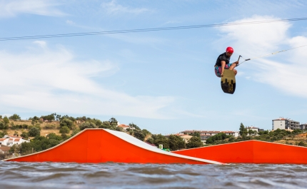 Cable Wakeboard já pode ser praticado em Lagos