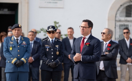 Olhão voltou a celebrar o 25 de Abril com cerimónias e homenagens à liberdade