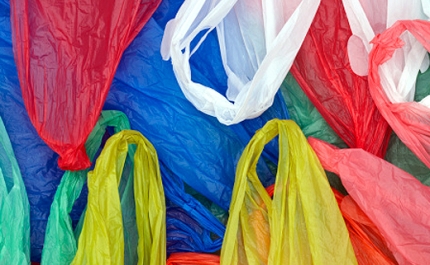Vai às compras? Saiba que se acabaram os sacos gratuitos nas lojas