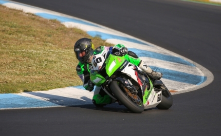 Team Motoclube de Loulé no pódio das 3 Horas do Estoril