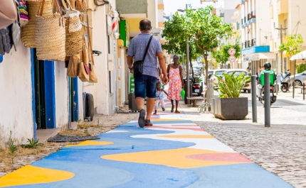 Rota Acessível de Portimão ganha vida nova na Rua Direita