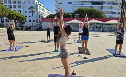 QUARTEIRA | Aula aberta de Yoga com Diana, do 11:11 Yoga Art Gallery Loulé