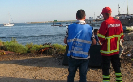 Incêndio na zona portuária de Olhão