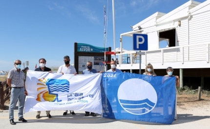 Praias de Portimão hasteiam a Bandeira Azul pelo 34º ano consecutivo