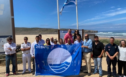 HASTEADA A BANDEIRA AZUL EM QUATRO PRAIAS DE ALJEZUR 