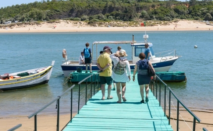 PASSEIOS DE BARCO NO RIO MIRA ENTRE VILA NOVA DE MILFONTES E ODEMIRA