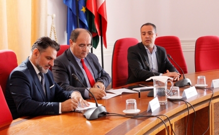 MUNICIPIO DE FARO E DECO ASSINAM PROTOCOLO DE COLABORAÇÃO
