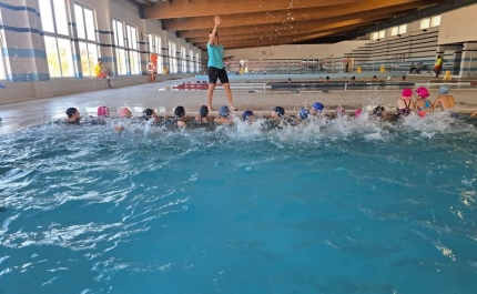 Projeto «Primeira Braçada» regressa às Piscinas Municipais de Olhão