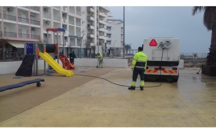 MUNICÍPIO DE SILVES PROCEDE À LAVAGEM DE PAVIMENTOS/ARRUMANETOS EM ARMAÇÃO DE PÊRA