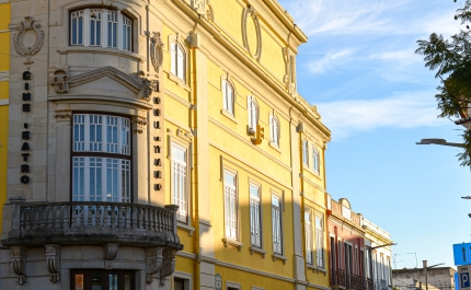 Espetáculo «Os Memoráveis» estreia-se em Loulé com uma viagem à memória de Abril