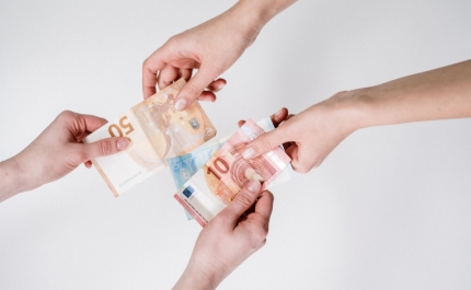 Salário bruto mensal médio aumenta 2,2% – imobiliário lidera subida
