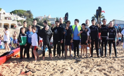 MAIS DE 300 CORAJOSOS BANHISTAS ENFRENTARAM AS ONDAS DO MAR DO PINTADINHO E MERGULHARAM NO XII BANHO DE MAR DE FERRAGUDO