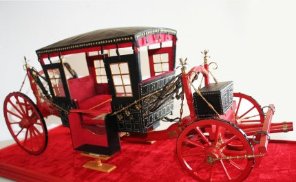 Coches dos séculos XVI a XVIII em exposição no Museu Municipal de Olhão