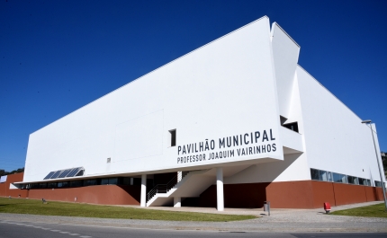 LOULÉ RECEBE TAÇAS DA LIGA DE FUTSAL PLACARD – MASCULINA E FEMININA