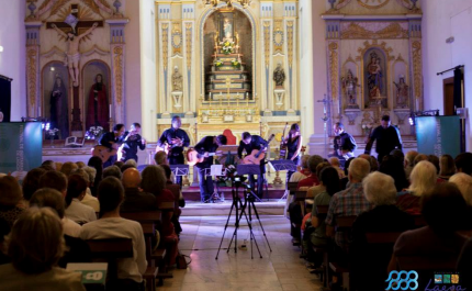 A Câmara de Lagoa não deixa por mãos alheias o sucesso do seu programa cultural, como se provou no concorrido “Festival de Guitarra de Lagoa” 